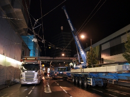 Montage Brücke Arkade Salzburg bei Nacht
